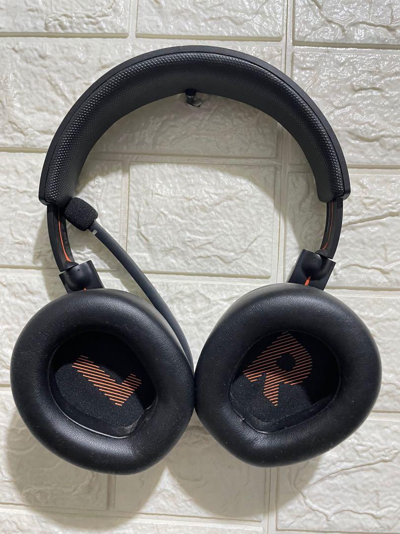 Headphone (Category: Headphones & Headsets) located in Quezon City. Submitted by lukasaustria (Listing ID 1080899110, Image 2). Description: JBL Quantum 400. 100% Legit and authentic. Gaming headphone with microphone and RGB Still nego Used: Thrice only Complete with box.