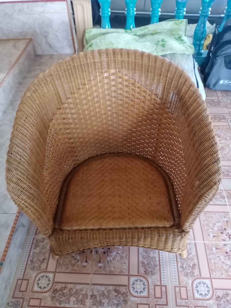Kerusi Rotan Lama Bersaiz Besar Home Furniture Furniture On Carousell