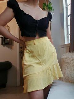 Korean flowy yellow skirt