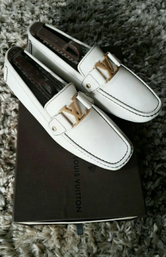 Louis Vuitton white color with gold lv logo leather men shoes