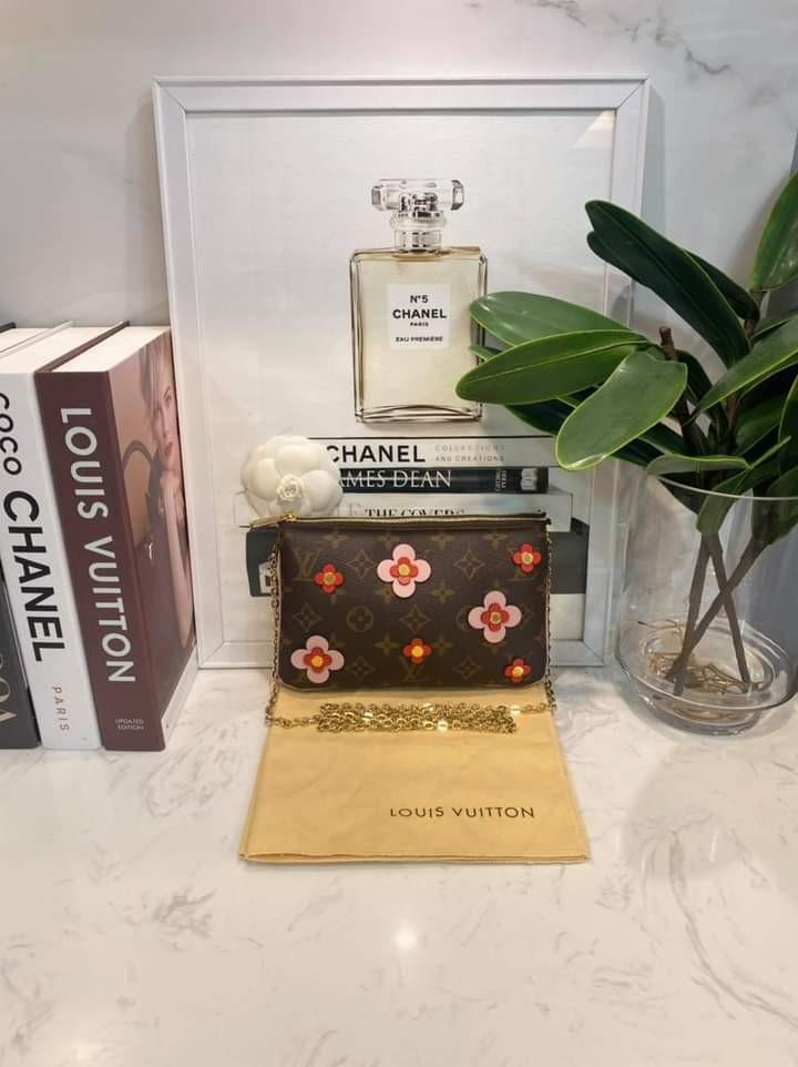 LV Twin Pochette Monogram Flora 2019 (Category: Luxury Bags & Wallets) located in Manila. Submitted by bagislifeshop (Listing ID 1080808947, Image 1). Description: Sale Sale Sale 🔥🔥🔥 Wooot woowww!!!🌸🌸🌸 On Hand in PH🇵🇭 100% Authentic LV Twin Pochette Monogram Flora 2019 Condition 9/10 Comes with Dustbag and Chain Strap Disclaimer: All Products, Names, Brands, and Logos are owned by their respective brand owners. We are not affiliated with 