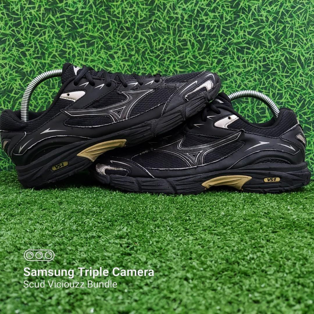 Mizuno vs hotsell