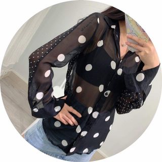 New Boutique Moschino Polka Dot Silk Blouse 全新波點絲質恤衫64228235357698110
