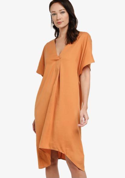 Origin by ZALORA tencel kaftan dress (Category: Dresses) located in Singapore. Submitted by kono__ (Listing ID 1080906876, Image 1). Description: Worn only once but too big for me. Lovely material that’s comfortable to wear. Size S.