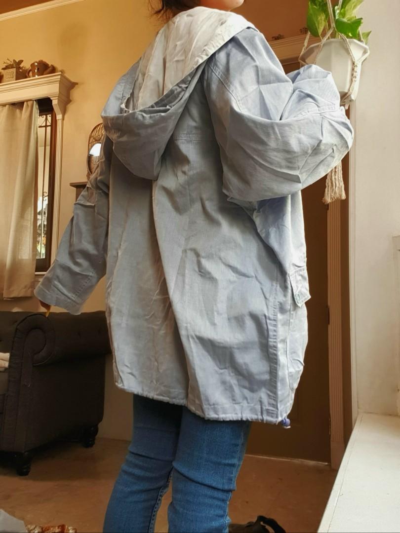 Oversized Pastel blue hoodie (Category: Coats, Jackets and Outerwear) located in Calamba. Submitted by ysa.co (Listing ID 1077900217, Image 3). Description: adjustable tightness can fit xs-m.