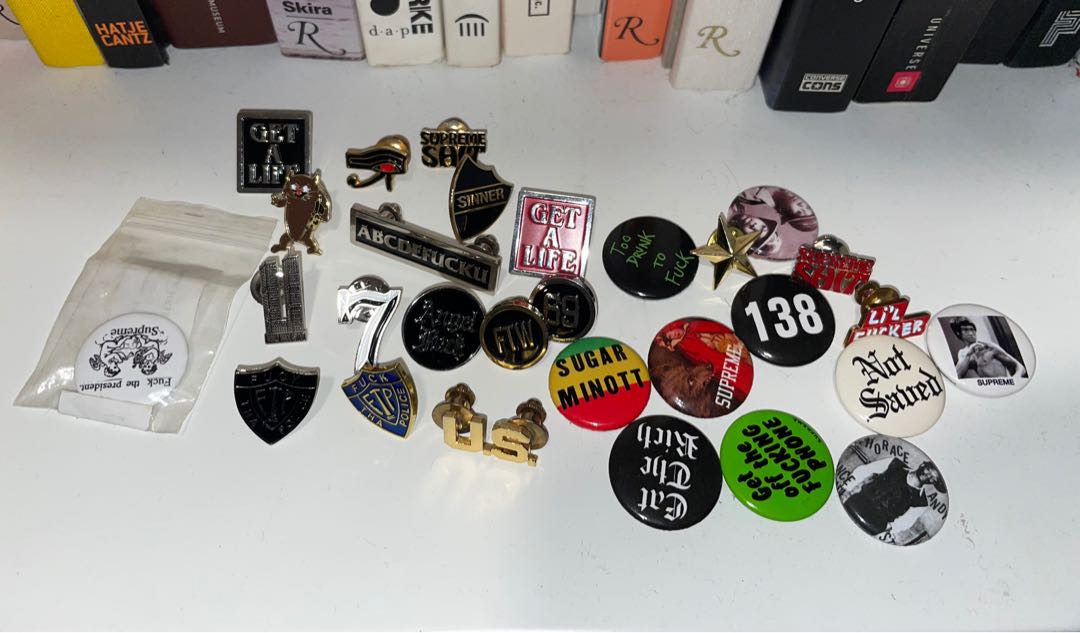 Supreme pin button 11個セット