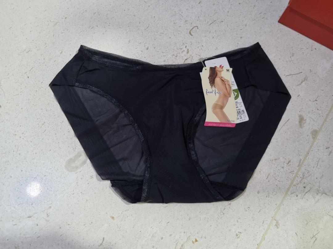 Wacoal Low Rise Bikini Seamless Panties (Black) - 90 to 98cm hip