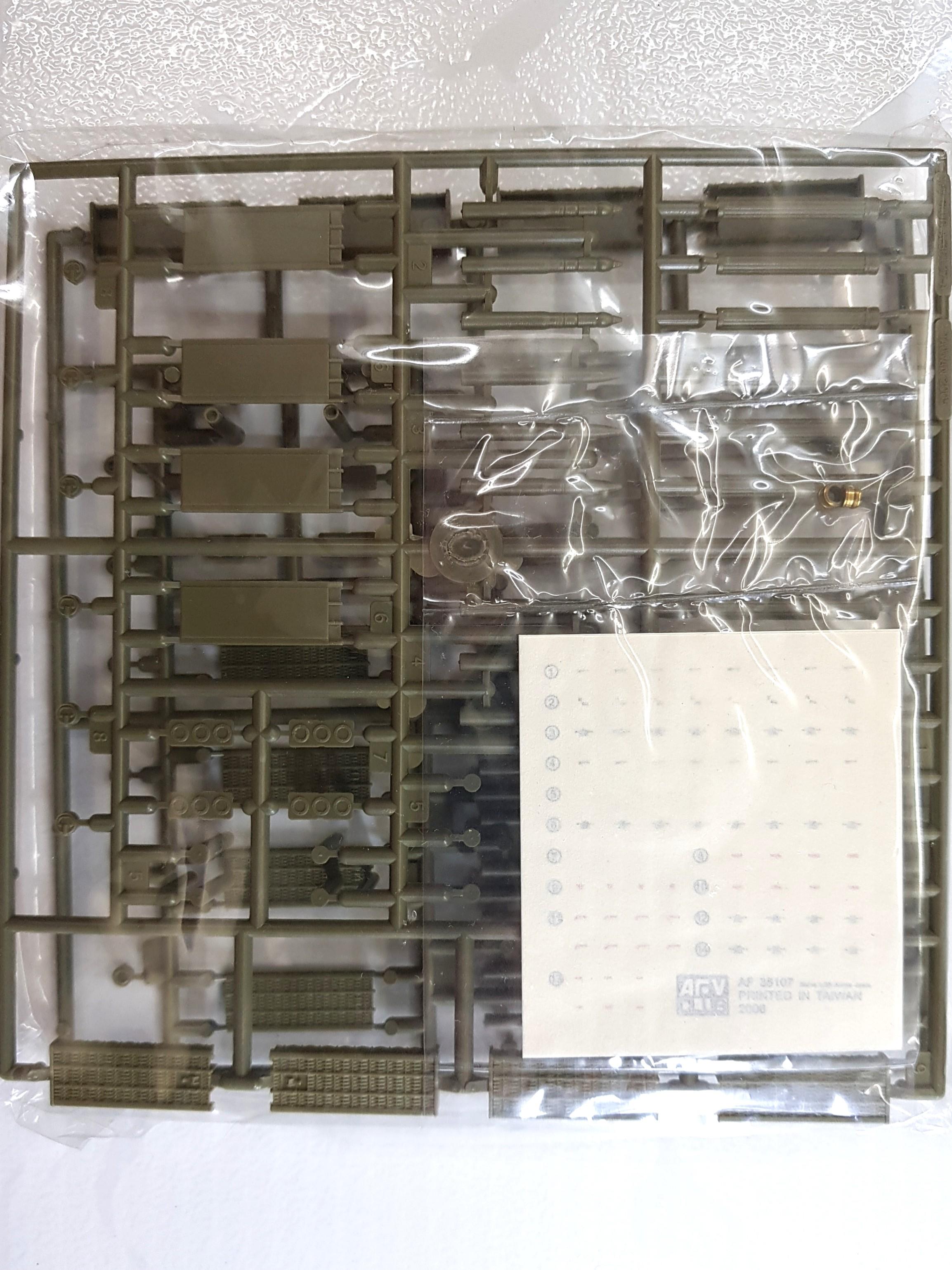 AFV Club 1/35 Kit Modellistico AF-35107 - Munizioni E Accessori Per Flak 18/36/37 E Tiger I