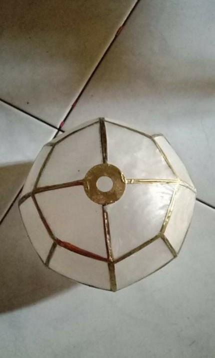 8Inch Capiz Balls Lantern with Freebies (Category: Lighting) located in Manila. Submitted by aaronmerchandise (Listing ID 1081121804, Image 3). Description: Capiz Balls and Lanterns Price List : ​4 inch diameter : P 1,395 10 pcs 6 inch diameter : P 1,650 10 pcs 8 inch diameter : P 1,850 10 pcs 10 inch diameter : P 2,650 6 pcs *Includes wires and peanut light bulbs *Available in 110 volts and 220 volts COLORS : Green , yellow , pink , violet , blu