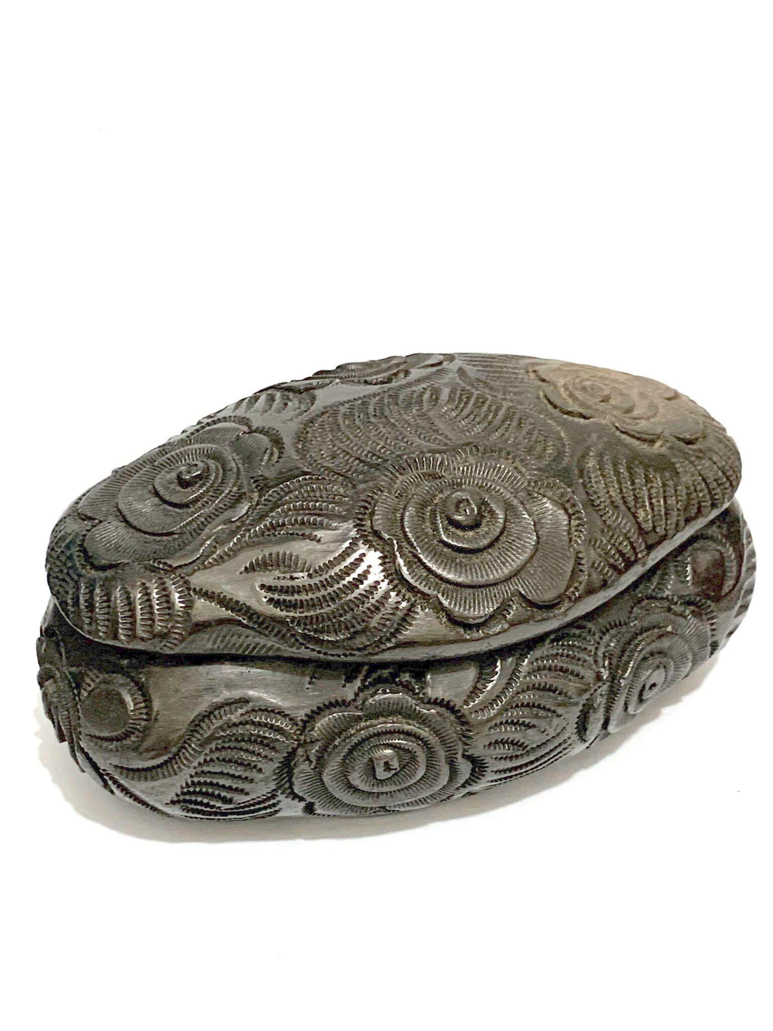 Mexican Black clay trinket box from Oaxaca, Mexico, Women's Fashion ...
