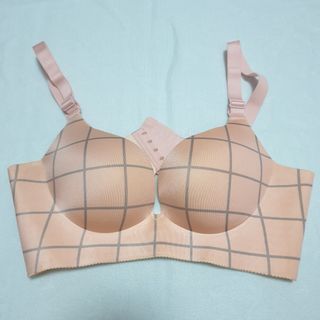 (Category: ) located in . Submitted by purpleskysg (Listing ID 1081078583, Image 1). Description: .