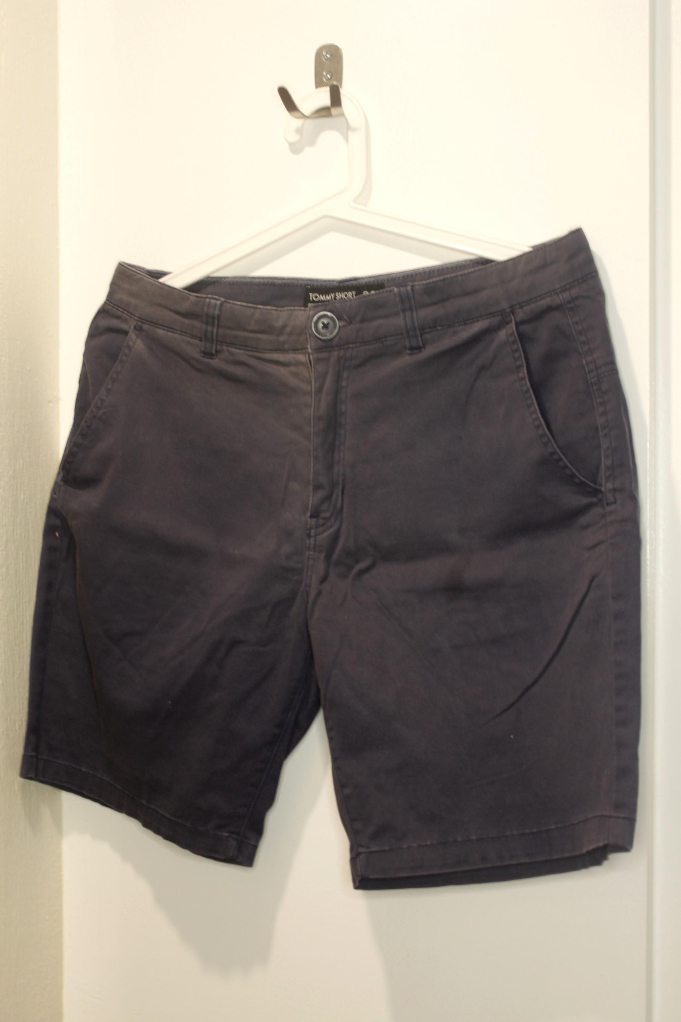Cotton On Navy Blue Shorts - Men (Category: Shorts) located in Antipolo. Submitted by aaiitems (Listing ID 1081081987, Image 1). Description: Cotton On Shorts Men Size 30 RFS: Decluttering PM for more info! 😊.