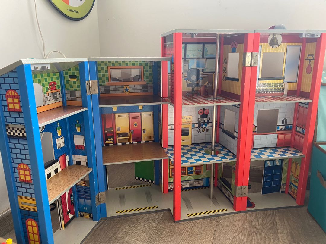 Firehouse police 2024 station dollhouse