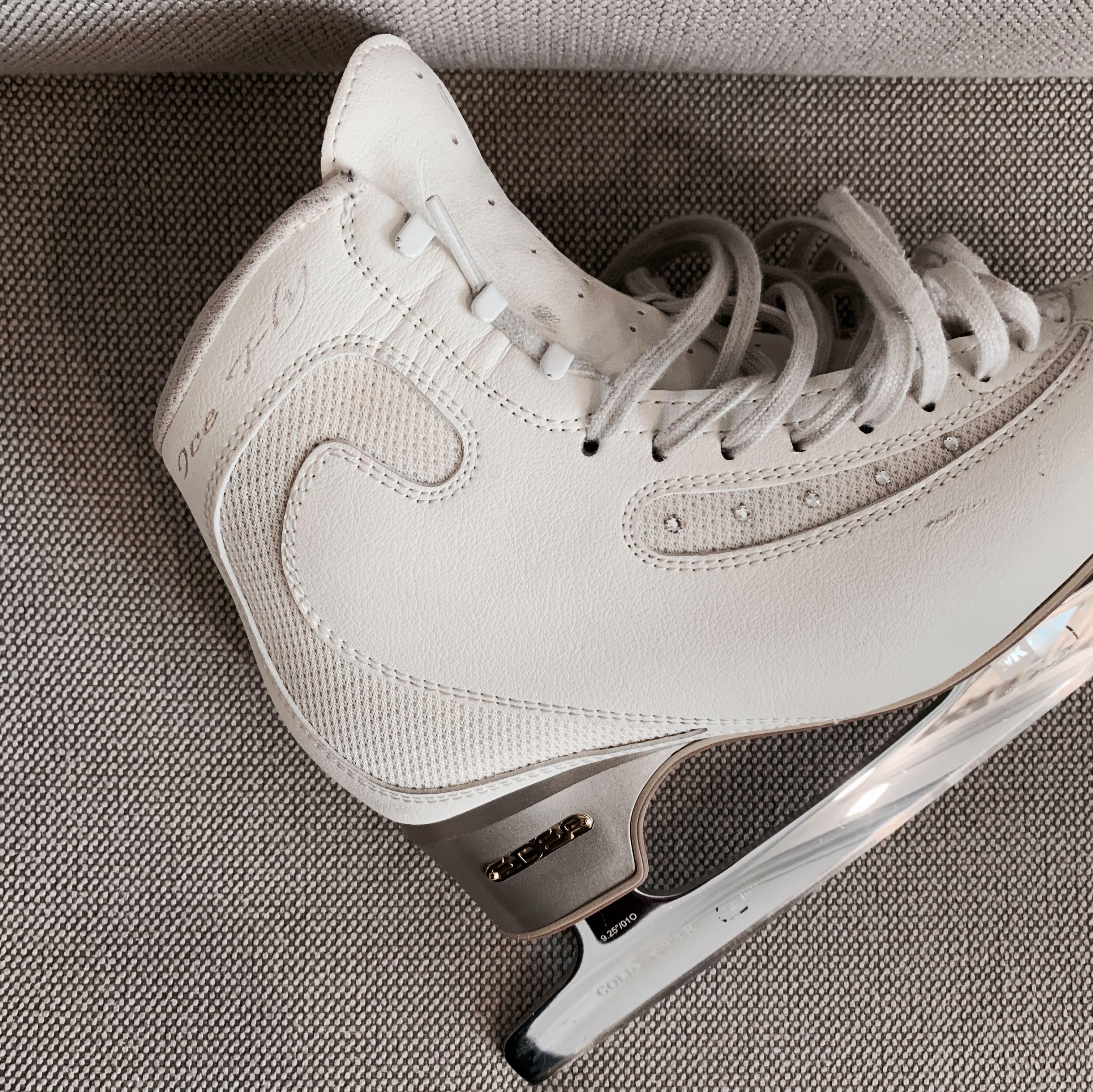 Edea Ice Fly Figure/Ice Skating Boots + MK Gold Star Figure/Ice Skating