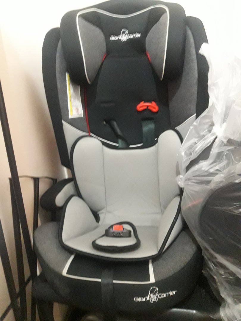 Giant Carrier car seat, Babies & Kids, Going Out, Car Seats on Carousell