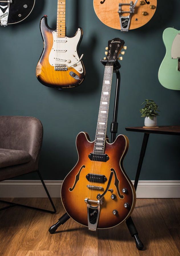 HERCULES Guitar Stand AUTO GRIP SYSTEM super secure and safe, Music