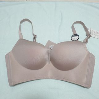 (Category: ) located in . Submitted by purpleskysg (Listing ID 1081077851, Image 1). Description: .