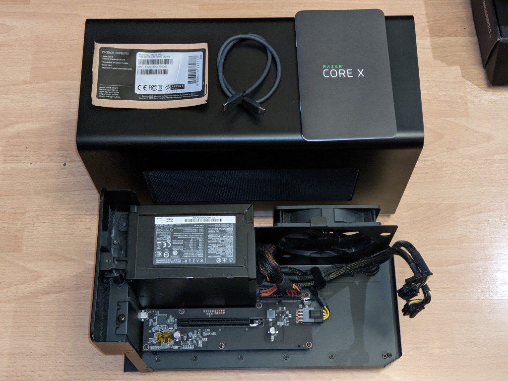Razer Core X Thunderbolt 3 (RC21-0131) 顯示卡轉接盒電源650W, 電腦