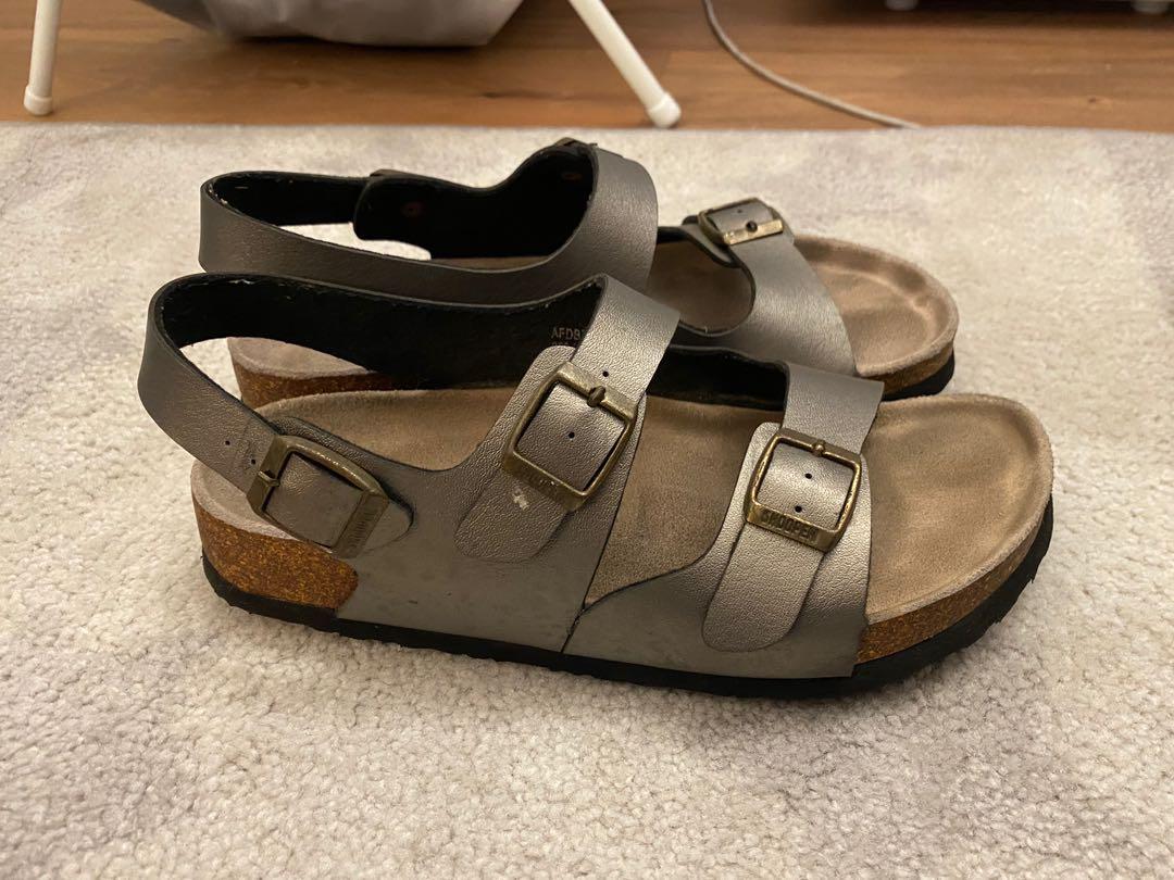 Shoopen sandals