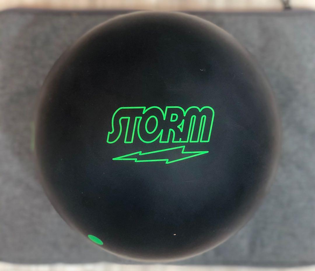 Storm Pitch Black 15 Lbs Bowling Ball, Sports Equipment, Sports & Games