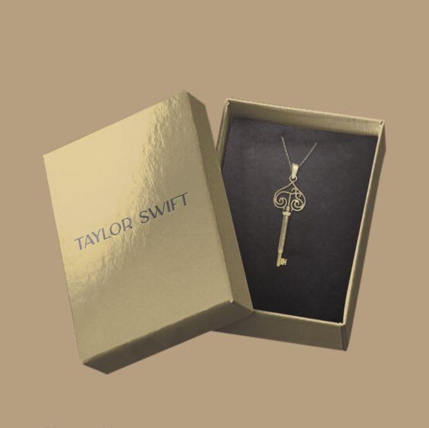 Taylor Swift Key Necklace 2025 | www.epicamlv.com