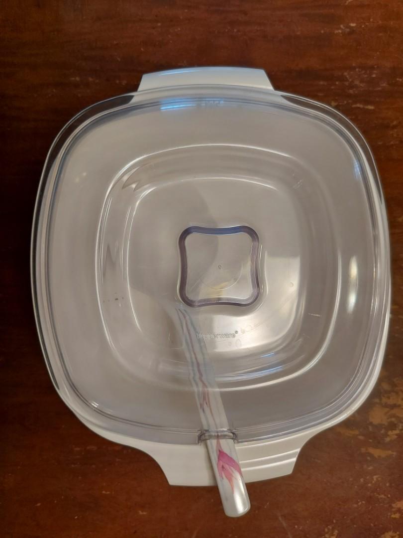 Tupperware Cookware / Food Storage (Category: Cookware & Accessories) located in Pasig City. Submitted by ciannysshop (Listing ID 1081062093, Image 1). Description: No issues No basag No Dent Minor usage hairline scratches inside RFS : Matagal na hindi nagagamit at minsan lang. Need budget.
