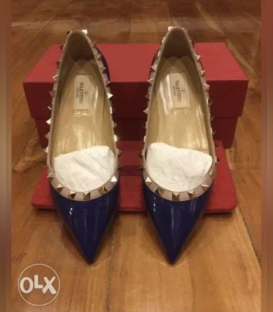 Valentino Rockstud Flats (Category: Flats & Sandals) located in San Juan City. Submitted by ted01 (Listing ID 1081088759, Image 2). Description: 100% Authentic Valentino Rockstud Flats, size 36, blue patent, good as new, complete with original box and dust bag, for serious buyers only.