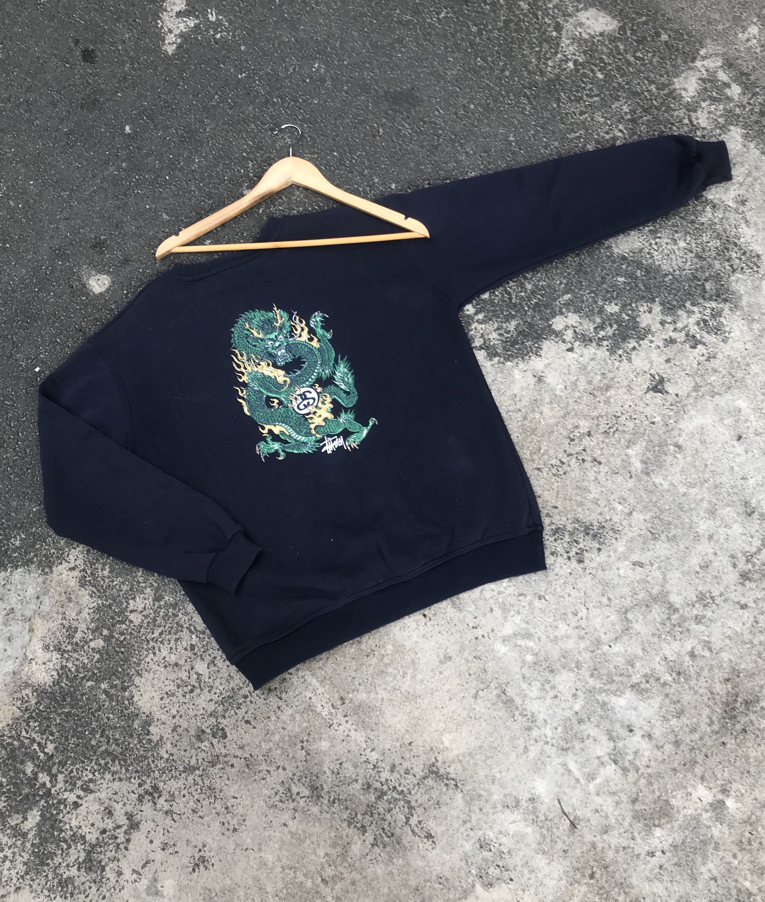 VINTAGE STUSSY DRAGON SWEATSHIRT, Men's Fashion, Tops ...