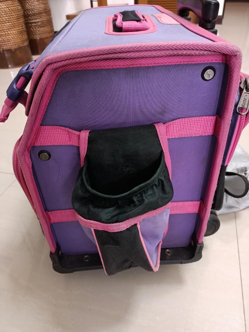 Authentic Hawk Bag (Category: Everything Else Others) located in Quezon City. Submitted by qcard13 (Listing ID 1081301491, Image 3). Description: Hawk bag for grade schoolers size: Large original price: P4700 with very minimal flaws (nisnis) as seen in the 7th pic price is negotiable for sure buyers.