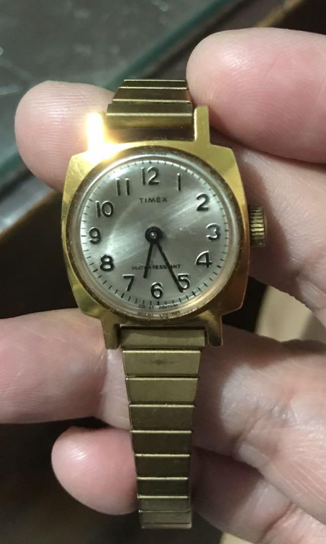 Vintage women's timex watches best sale
