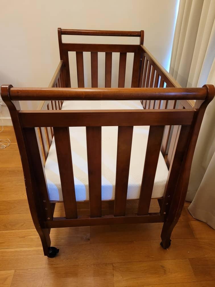 Babyhood georgia on sale sleigh cot