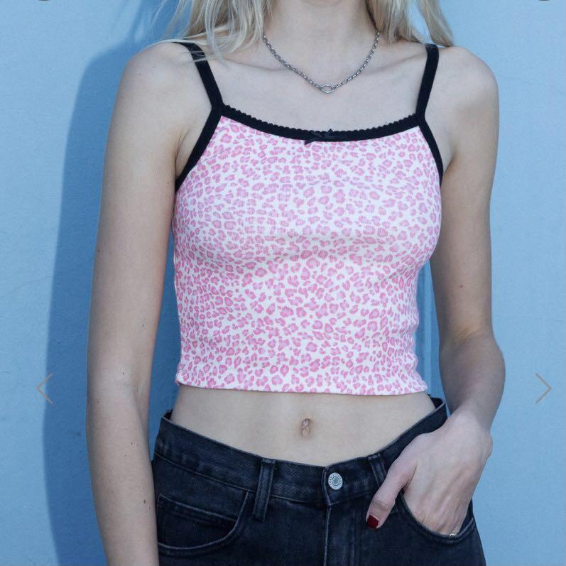 brandy melville navy cropped beyonca tank, Women's Fashion, Tops, Other  Tops on Carousell