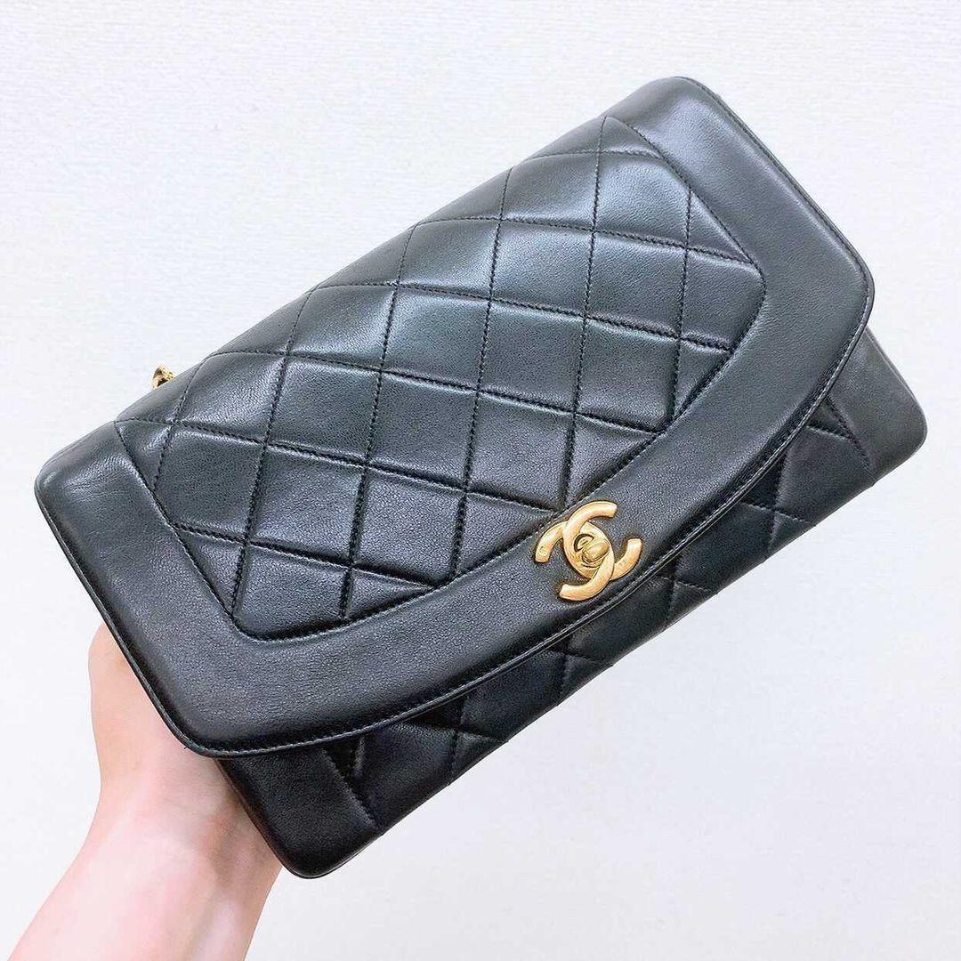 Chanel Diana Medium, Luxury, Bags & Wallets on Carousell