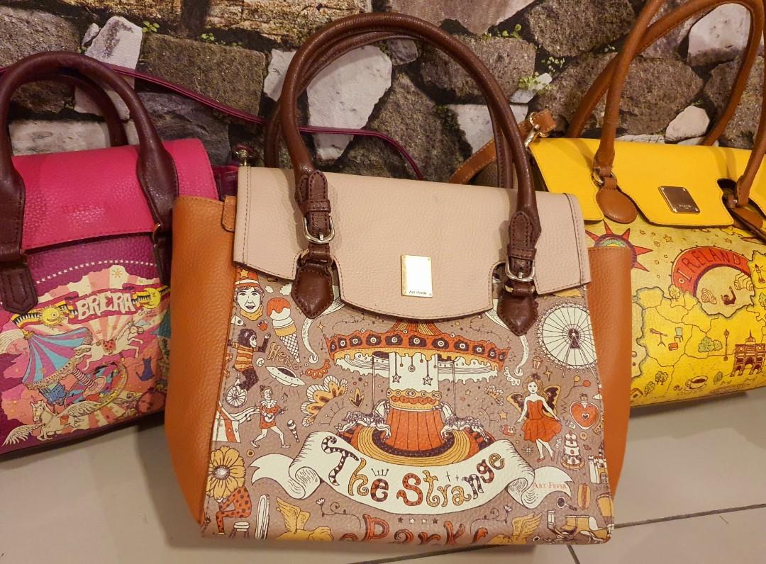 Brera Italy Art Fever Small Sling Bag, Women's Fashion, Bags & Wallets,  Cross-body Bags on Carousell