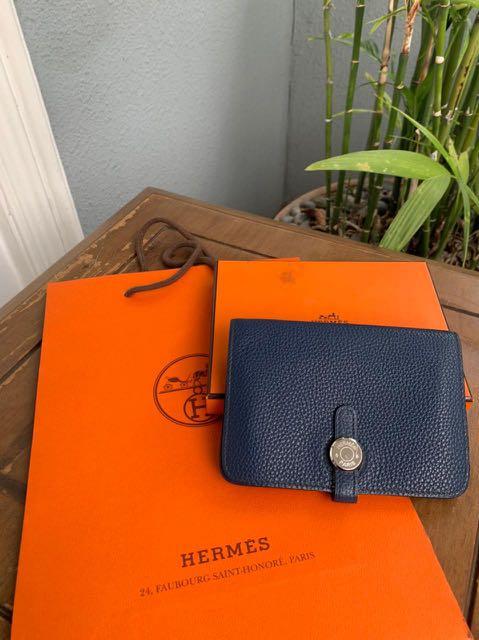 Shop HERMES Dogon Dogon compact wallet (H066382CK9R) by 美hermosa
