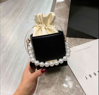 (Category: ) located in . Submitted by thethriftstore00 (Listing ID 1081373395, Image 1). Description: .