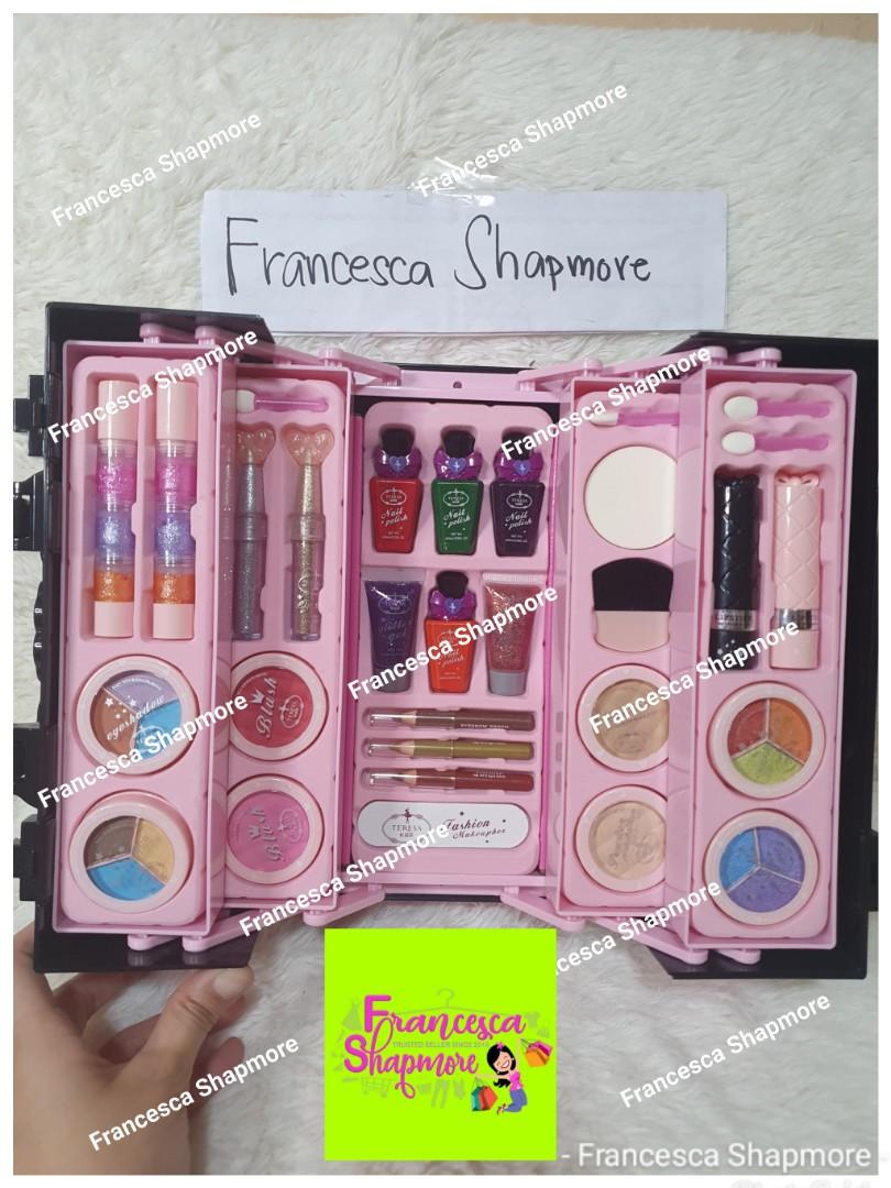 Kids Make up set non toxic (Category: Makeup) located in Caloocan City. Submitted by francesca.shapmore1 (Listing ID 1081397529, Image 1). Description: Brandnew! stocks onhand: 5 sets sale Php 2199only srp Php 3500.
