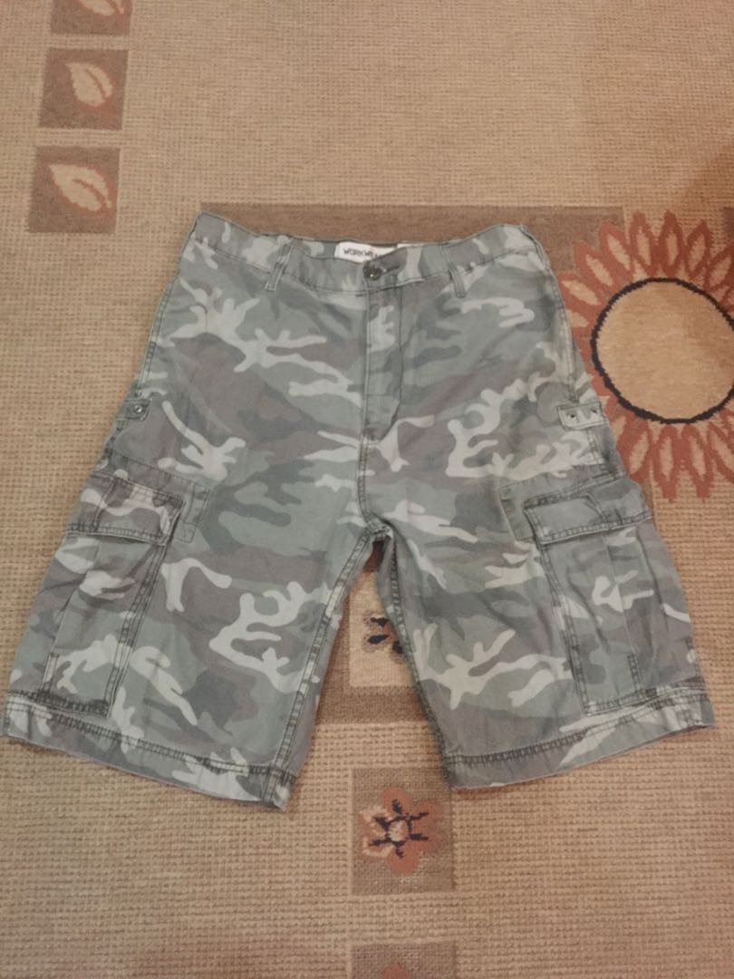 Levi's camouflage shorts, Men's Fashion 