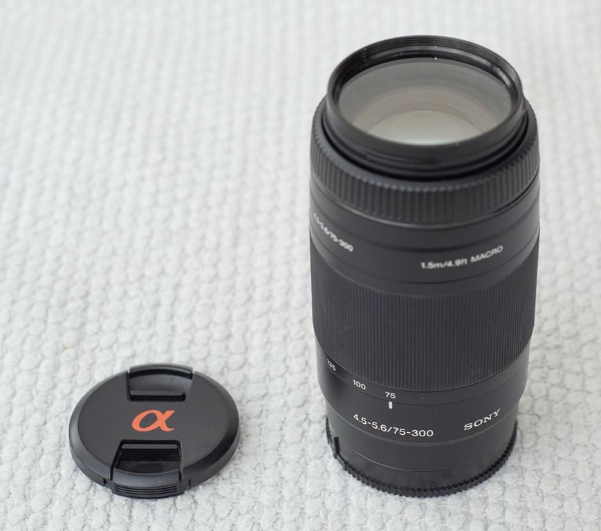 LIKE NEW Sony 75-300mm f/4.5-5.6 (SAL75300 ) Lens for Sony A-mount Cameras