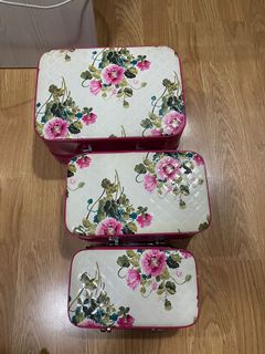 (Category: ) located in . Submitted by decluttering.tam (Listing ID 1081312390, Image 1). Description: .