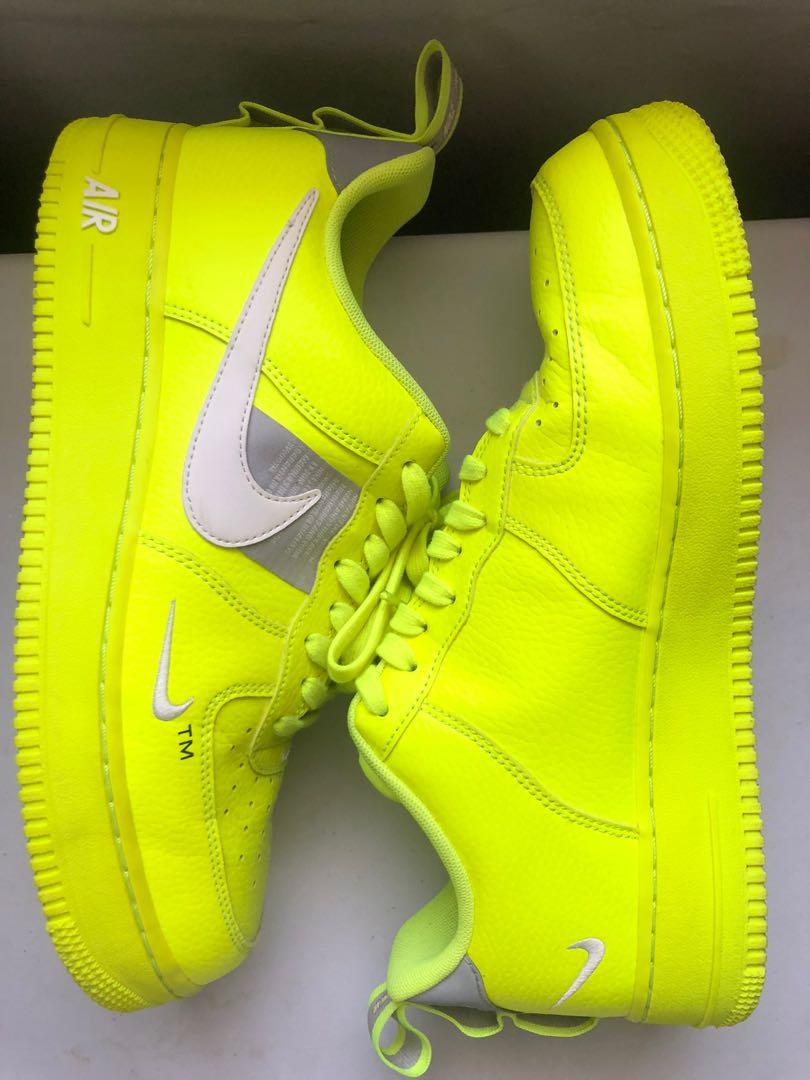 nike utility volt