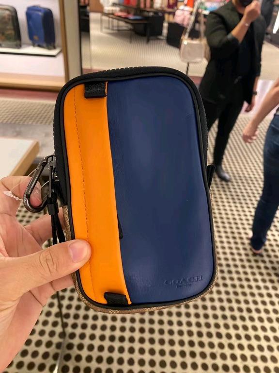 Coach round hybrid pouch outlet