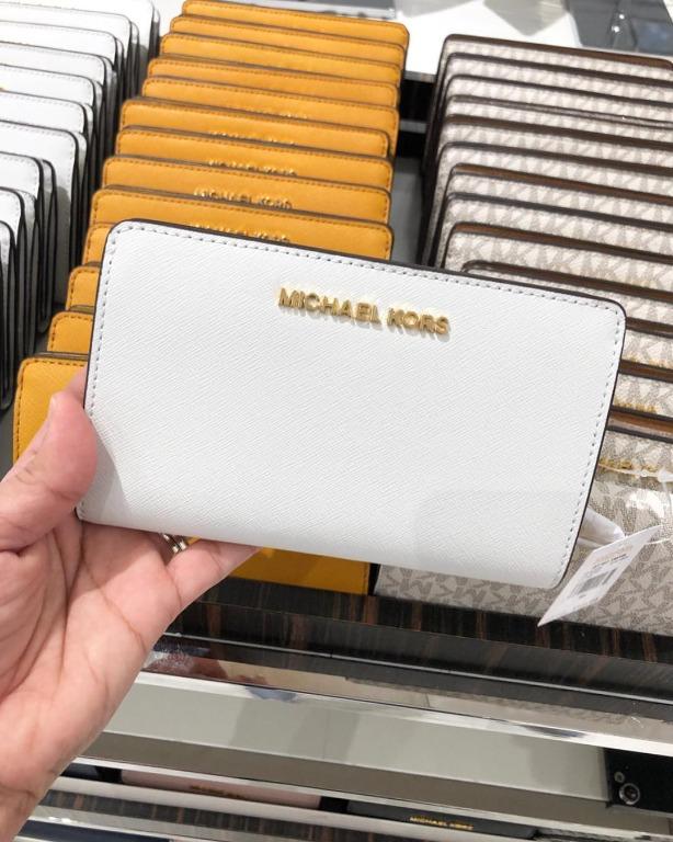 PREORDER) Michael Kors - Jet Set Travel Slim Bifold Wallet 35H8GTVF2L,  Luxury, Bags & Wallets on Carousell