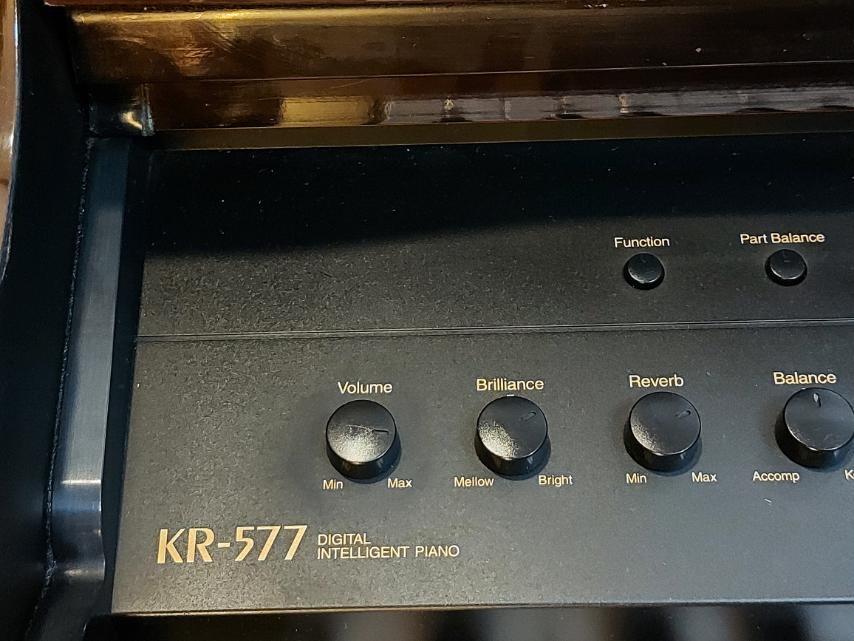 Roland KR577 Digital Intelligent Piano Touch Screen, Hobbies & Toys