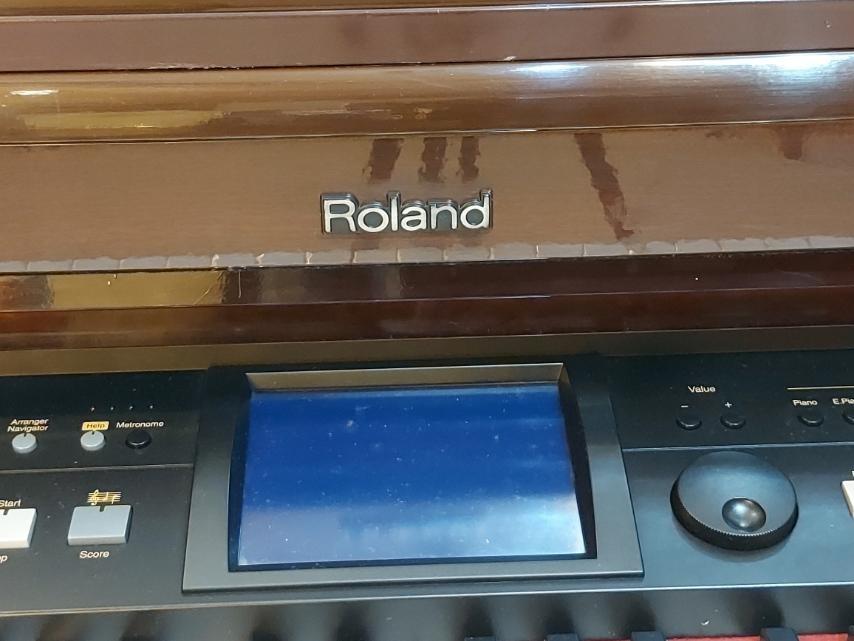 Roland KR577 Digital Intelligent Piano Touch Screen, Hobbies & Toys