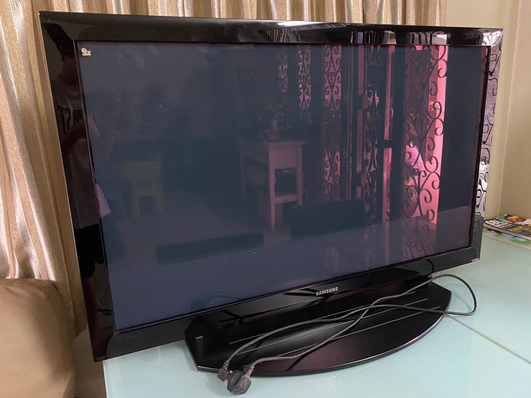 50 Samsung Flat Screen Tv Tv Home Appliances Tv Entertainment Tv On Carousell