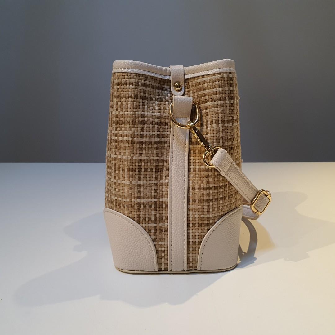 Tom and deen bucket bag clearance