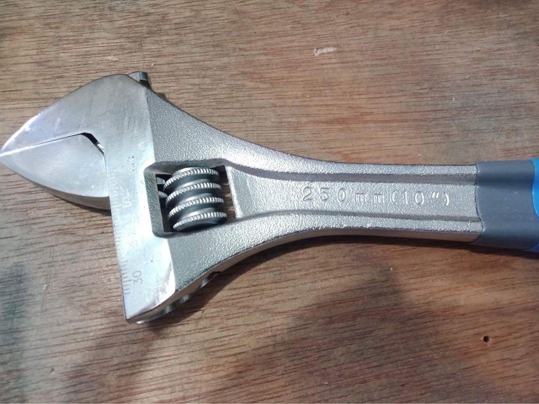 Unior Adjustable Wrench 250, Furniture & Home Living, Home Improvement