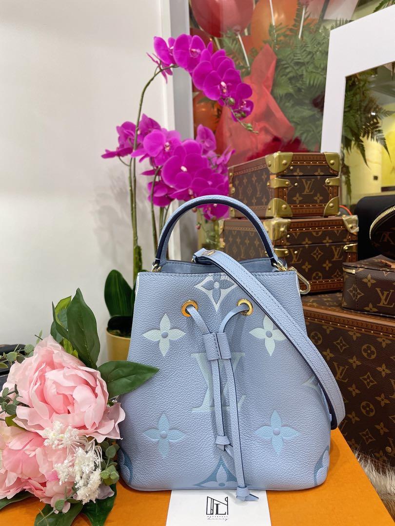 ❣️BNIN❣️Louis Vuitton Neonoe BB Giant Monogram Summer Blue Empreinte  Leather Bag
