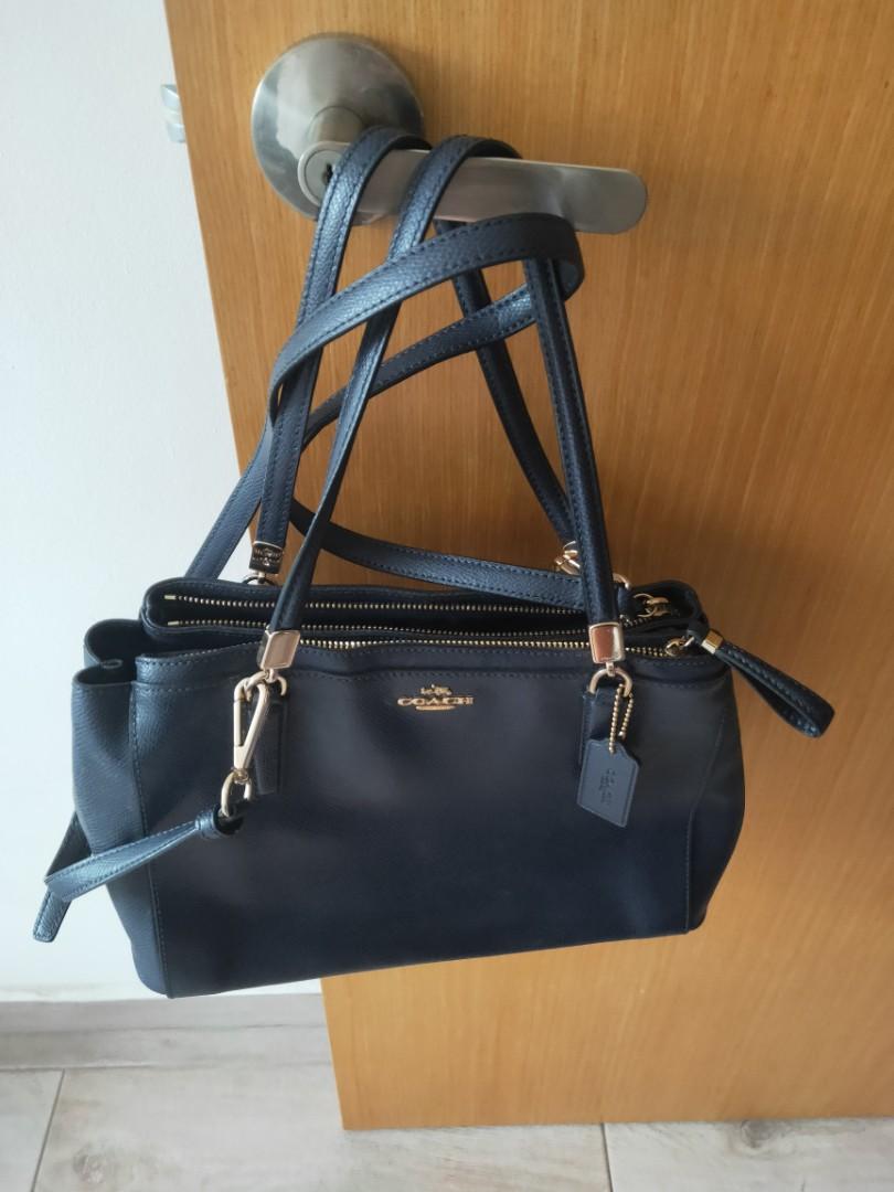 Coach navy blue sling bag 30*21cm, Women's Fashion, Bags & Wallets,  Cross-body Bags on Carousell